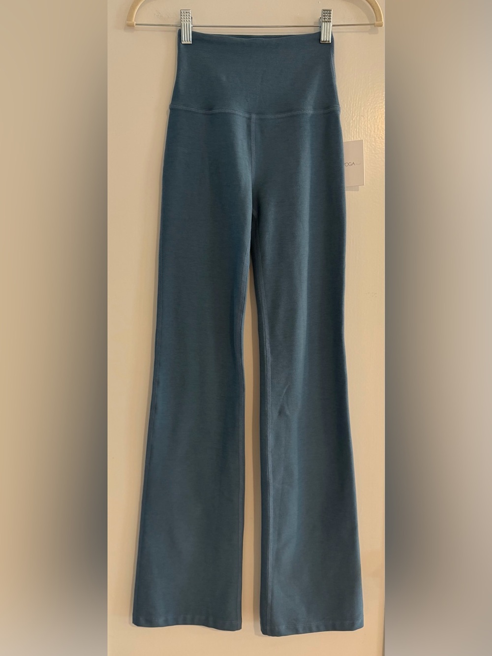 NWT Beyond Yoga Spacedye Practice High Waisted Bootcut Pant in Washed Denim| XS